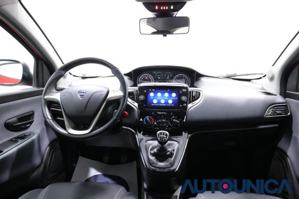 Ypsilon Ypsilon 1.0 FIREFLY 5 PORTE