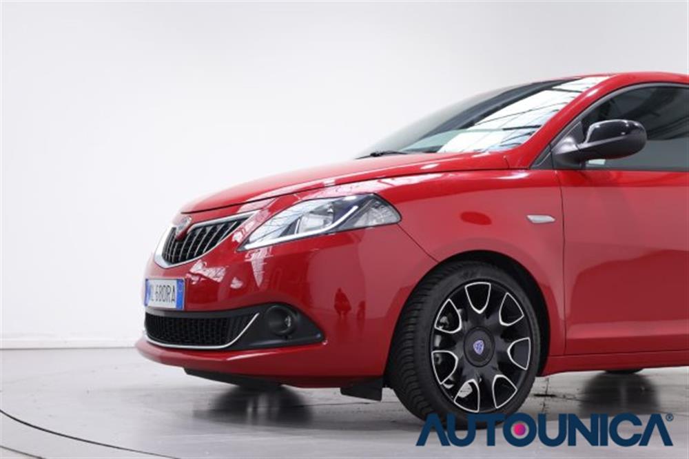Ypsilon Ypsilon 1.0 FIREFLY 5 PORTE