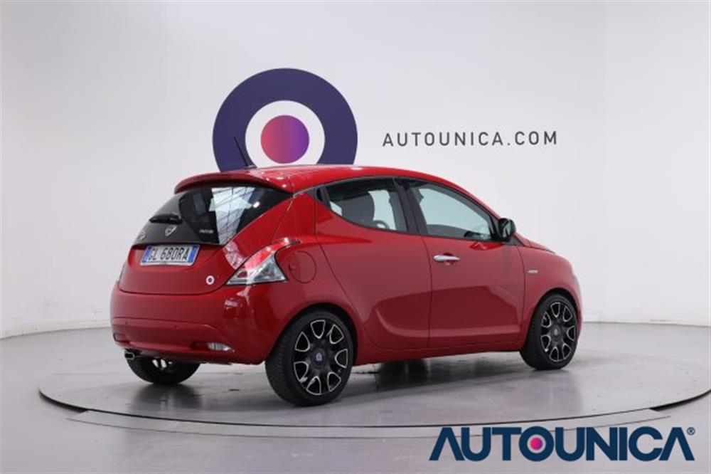 Ypsilon Ypsilon 1.0 FIREFLY 5 PORTE