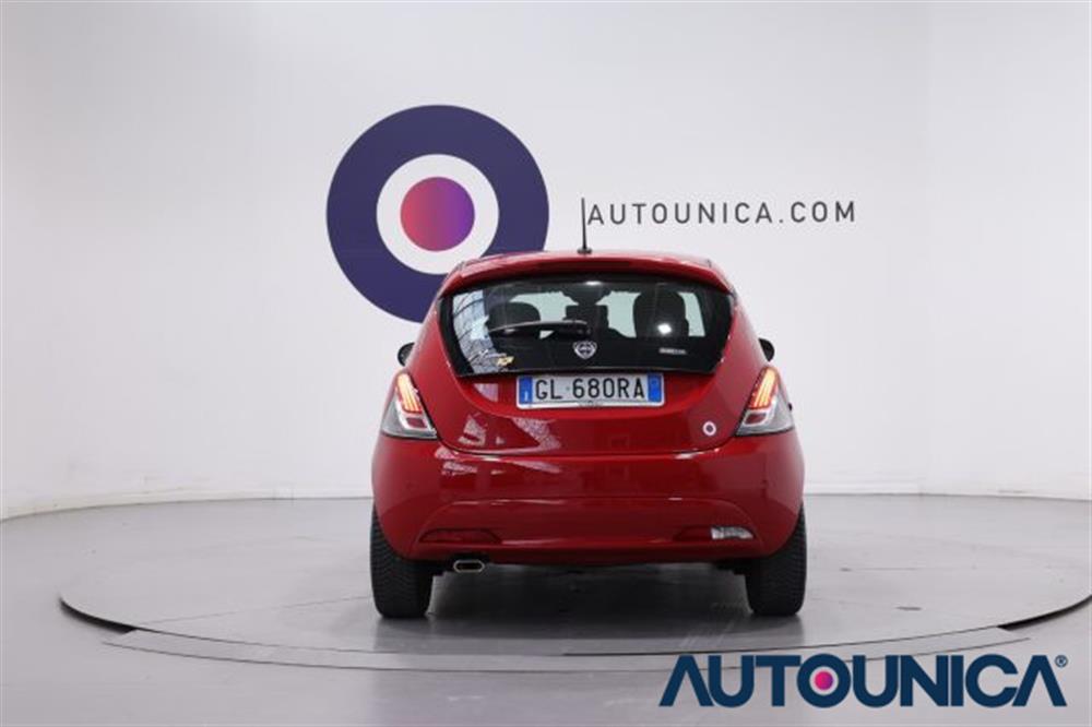 Ypsilon Ypsilon 1.0 FIREFLY 5 PORTE