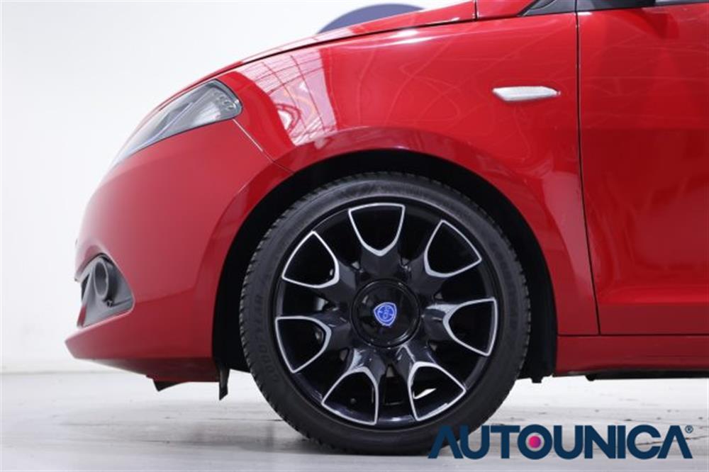 Ypsilon Ypsilon 1.0 FIREFLY 5 PORTE