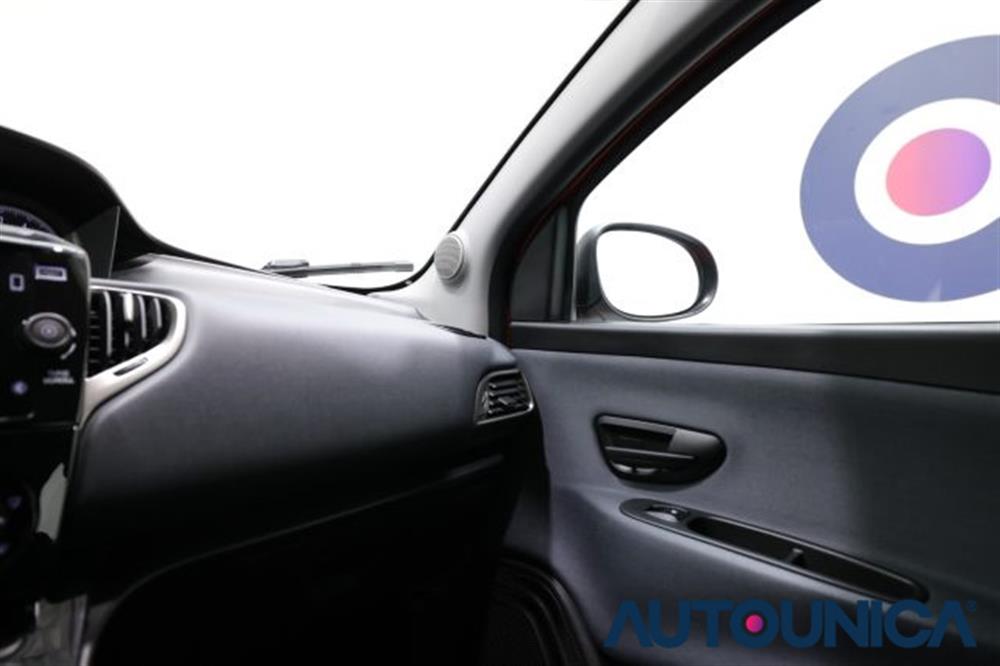 Ypsilon Ypsilon 1.0 FIREFLY 5 PORTE