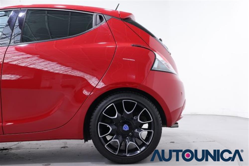 Ypsilon Ypsilon 1.0 FIREFLY 5 PORTE