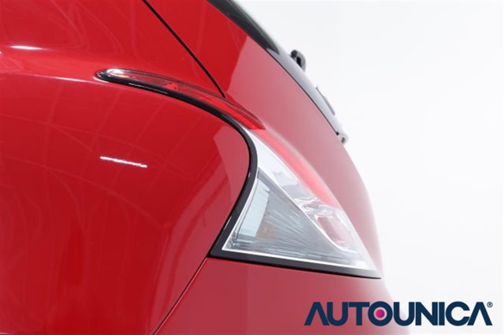 Ypsilon Ypsilon 1.0 FIREFLY 5 PORTE