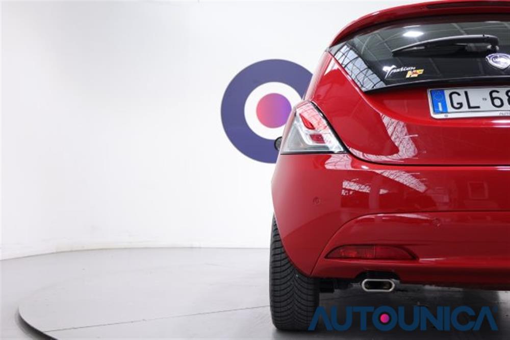 Ypsilon Ypsilon 1.0 FIREFLY 5 PORTE