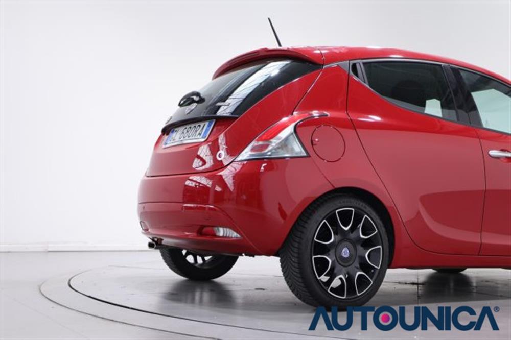 Ypsilon Ypsilon 1.0 FIREFLY 5 PORTE
