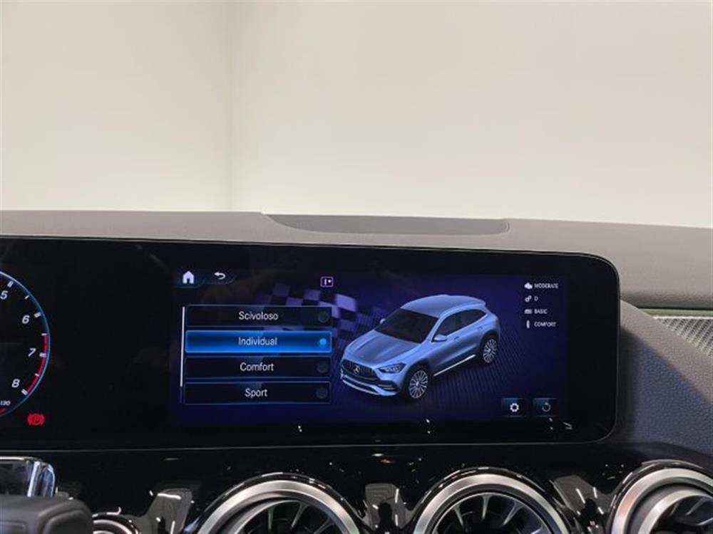 GLA 35 AMG GLA 35 AMG 2.0 4Matic AMG Aut.