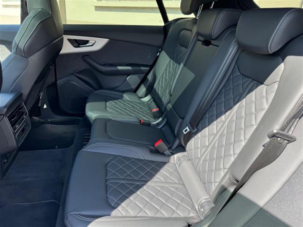 Q8 Q8 SUV TFSI e quattro 2