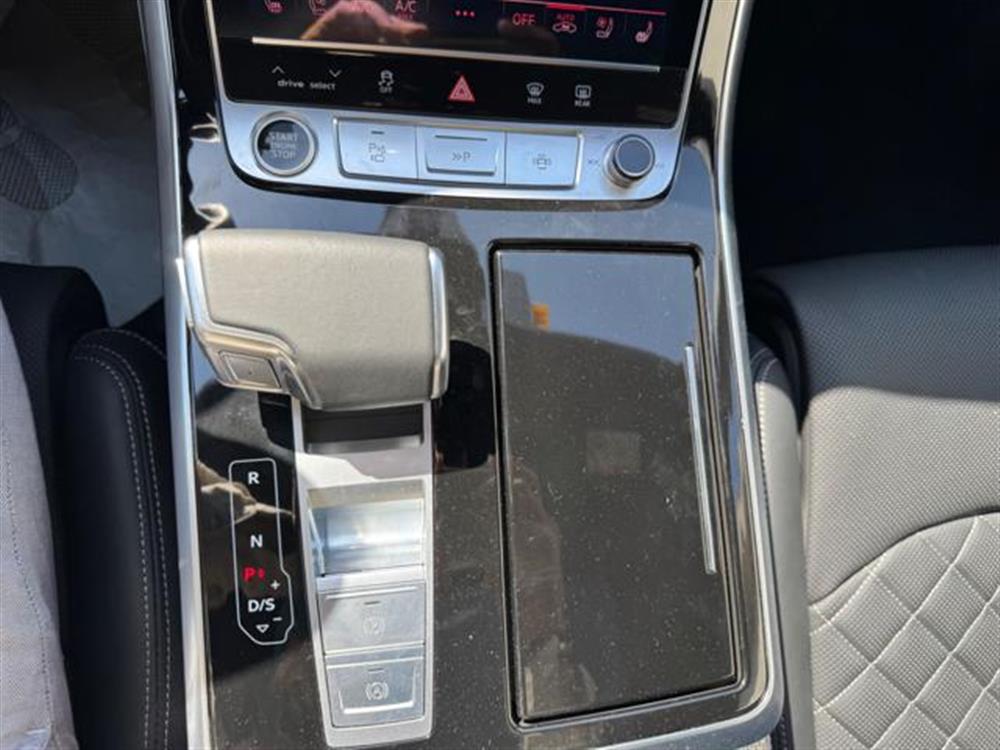 Q8 Q8 SUV TFSI e quattro 2