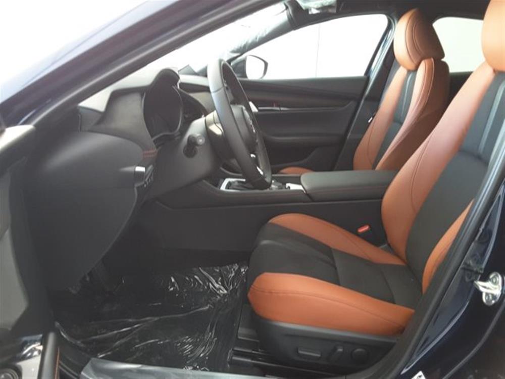 3 3 2.5 e-Skyactiv-G 140