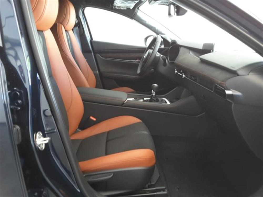 3 3 2.5 e-Skyactiv-G 140