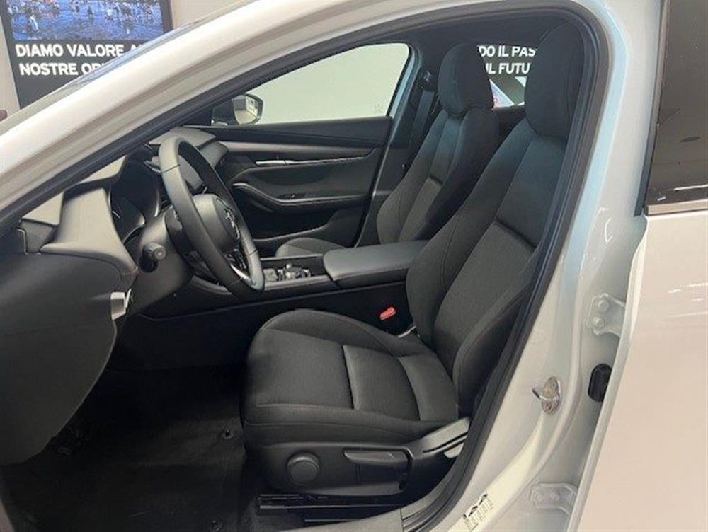 3 3 Mazda3 e-Skyactiv-X