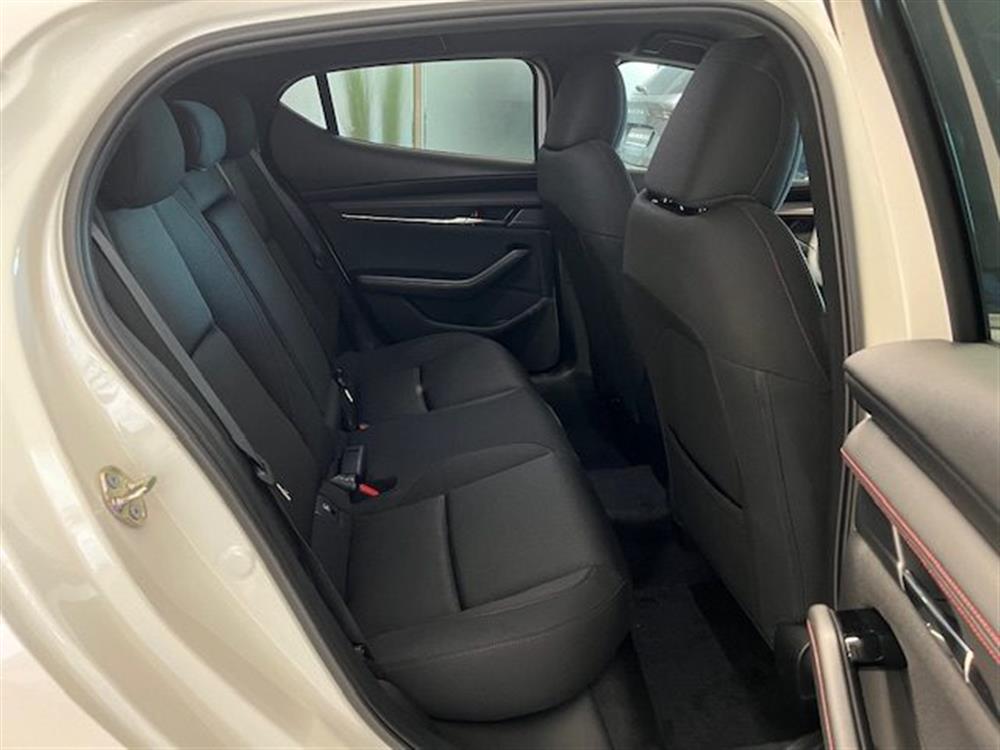 3 3 Mazda3 e-Skyactiv-X