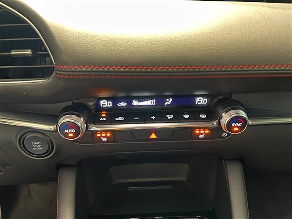 3 3 Mazda3 e-Skyactiv-X