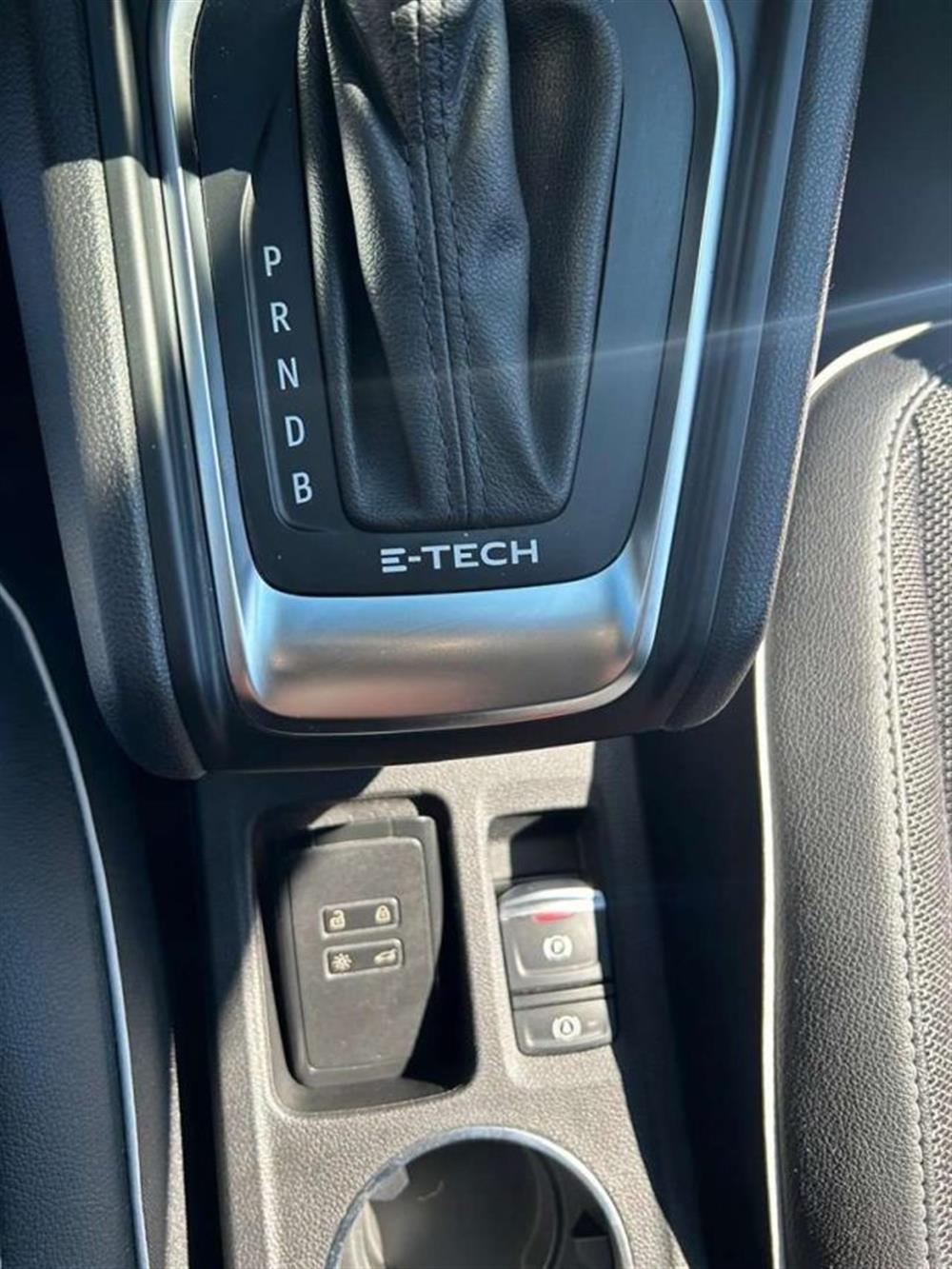 Captur Captur 1.6 E-TECH HEV 145 T