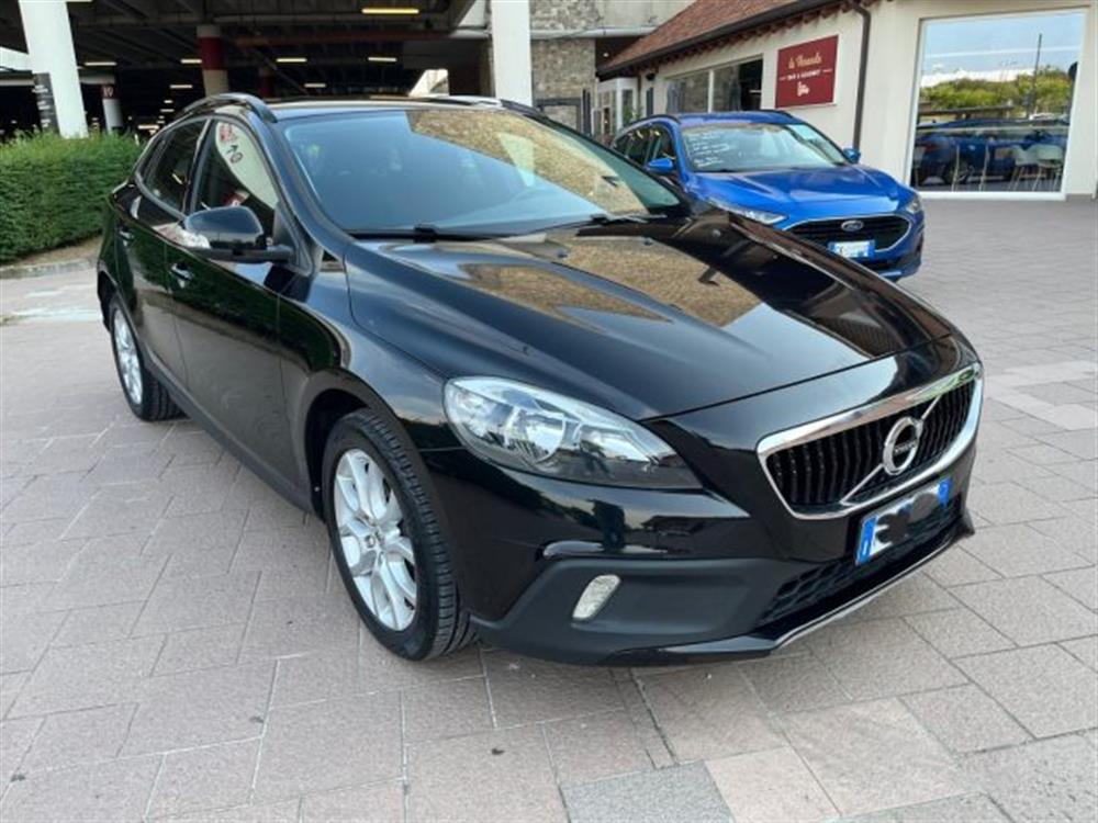 V40 Cross Country V40 Cross Country D2 Geartronic Busine