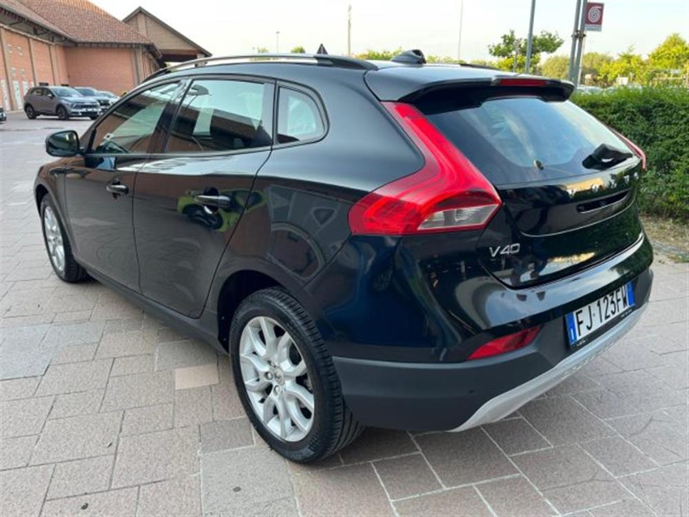 V40 Cross Country V40 Cross Country D2 Geartronic Busine