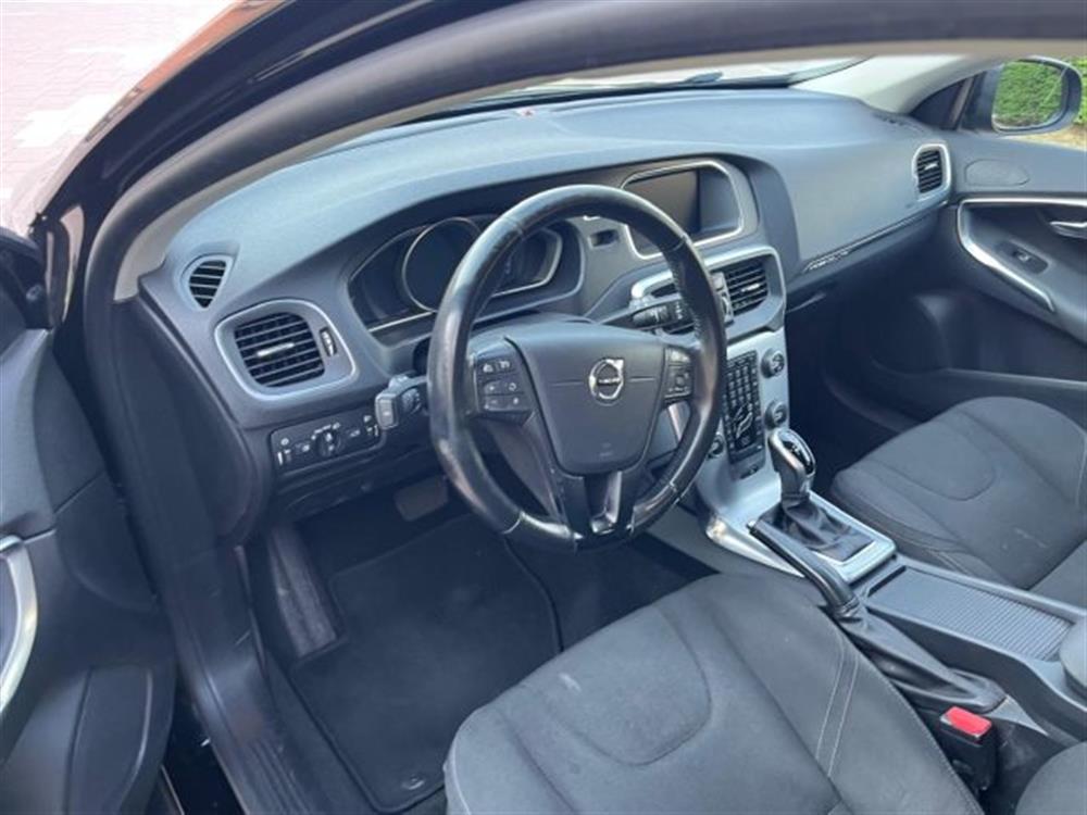 V40 Cross Country V40 Cross Country D2 Geartronic Busine