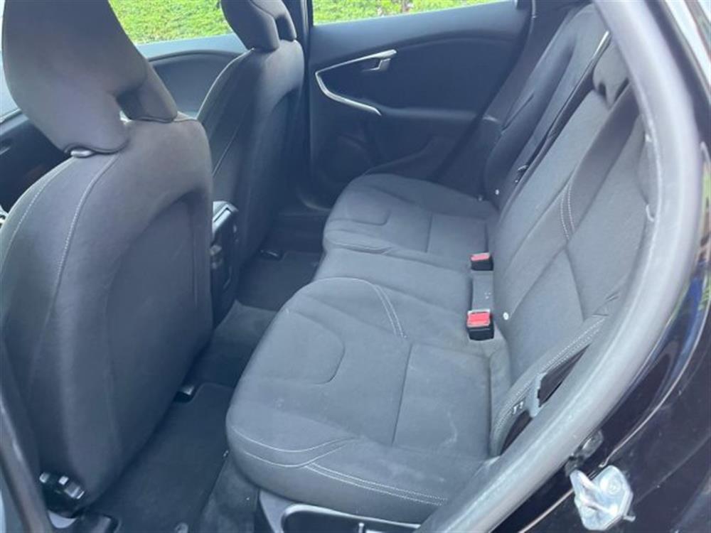 V40 Cross Country V40 Cross Country D2 Geartronic Busine