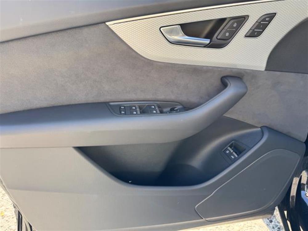 Q8 Q8 SUV TFSI e quattro 2
