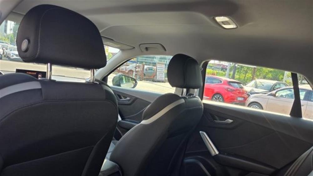 Q2 Q2 30 TDI S tronic Admi