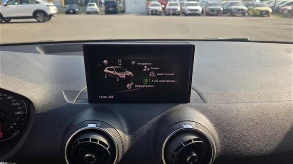 Q2 Q2 30 TDI S tronic Admi