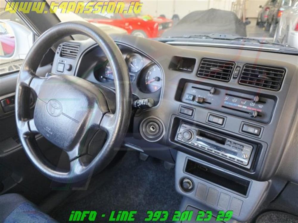 RAV 4 MY23 RAV 4 MY23 RAV4 2.0i 16V cat 3