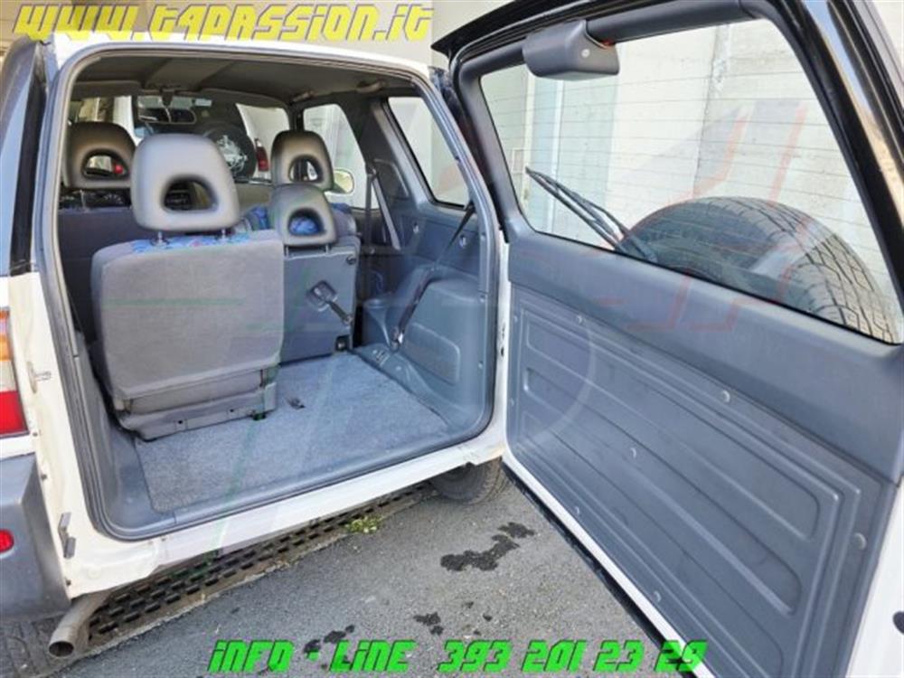 RAV 4 MY23 RAV 4 MY23 RAV4 2.0i 16V cat 3