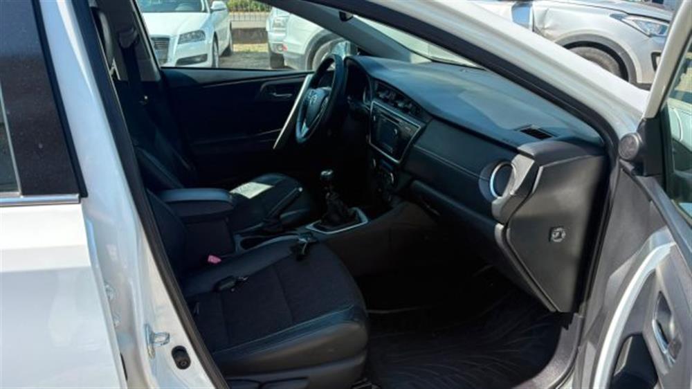 Auris Auris 2.0 D-4D Lounge IDON