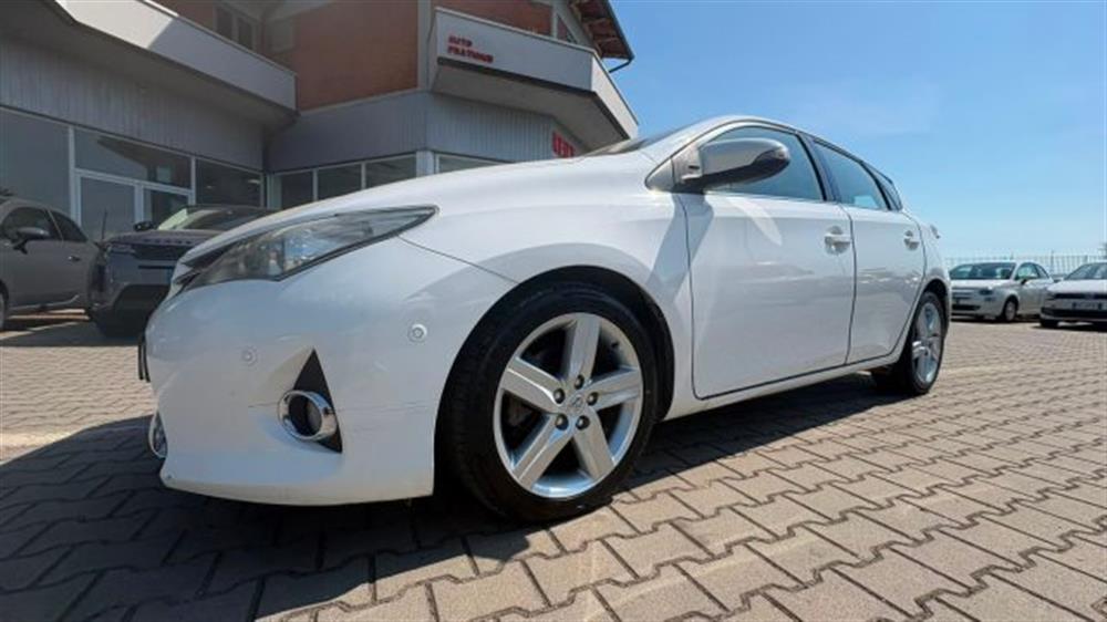 Auris Auris 2.0 D-4D Lounge IDON