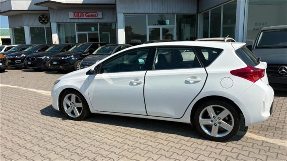 Auris Auris 2.0 D-4D Lounge IDON