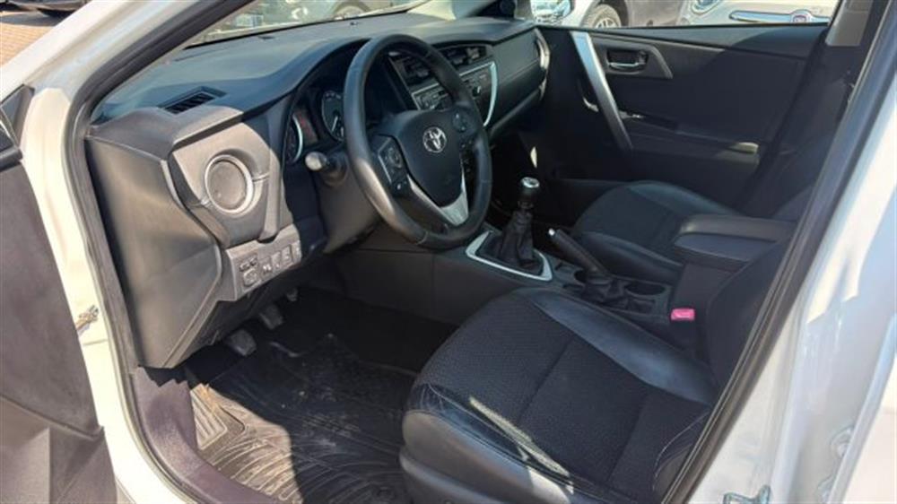 Auris Auris 2.0 D-4D Lounge IDON