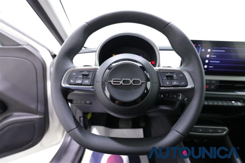 600 600 HYBRID 100 CV DCT MH
