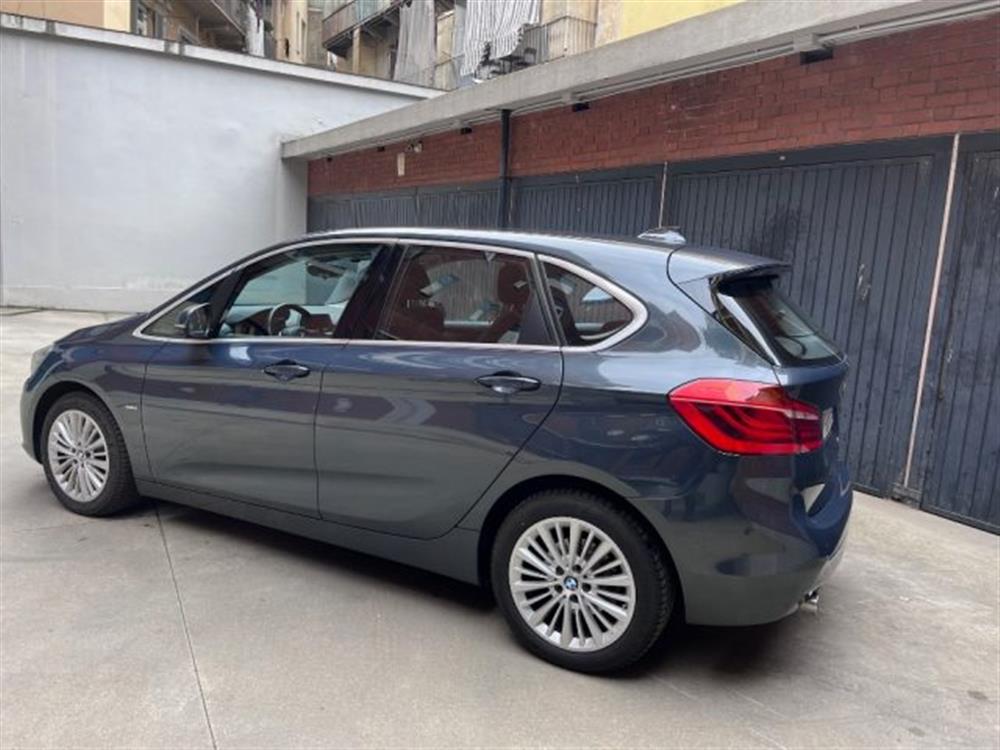 216 216 d Active Tourer Luxu