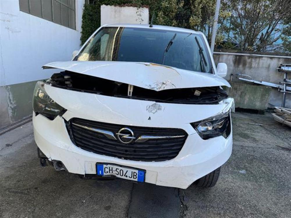 Combo Combo 3 POSTI 1.5 D 100CV
