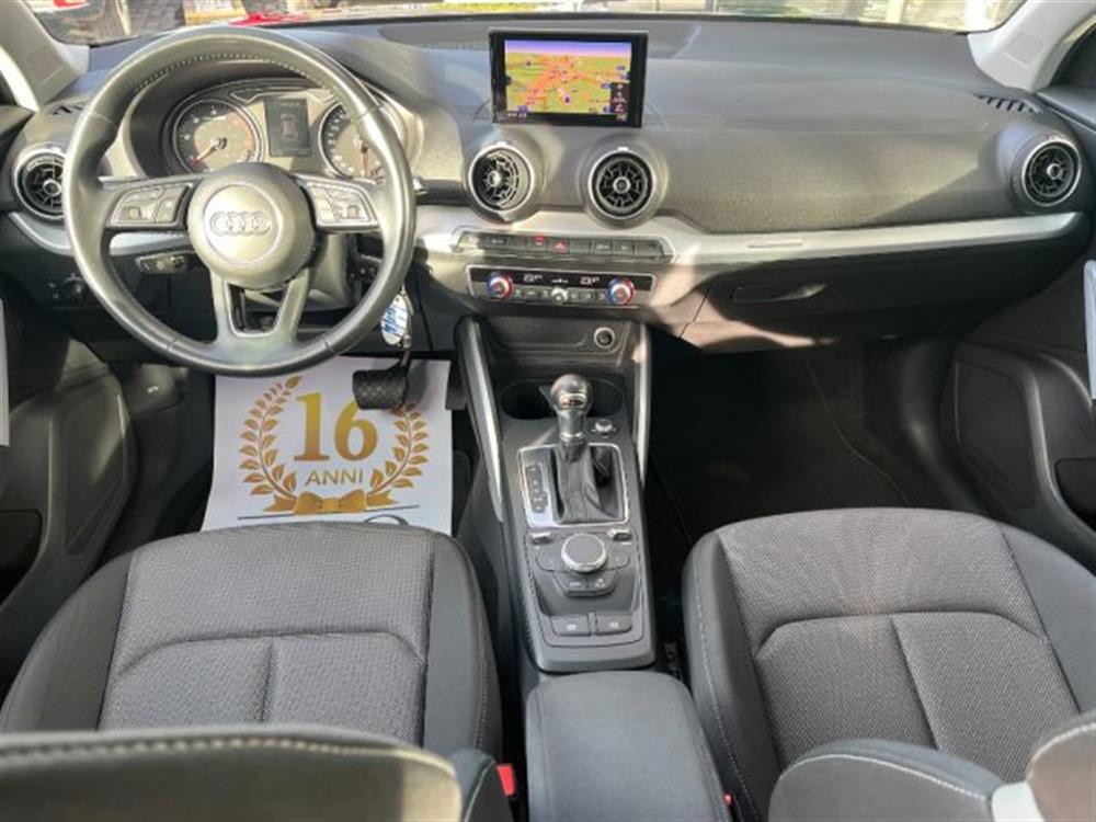 Q2 Q2 30 TDI S tronic Admi