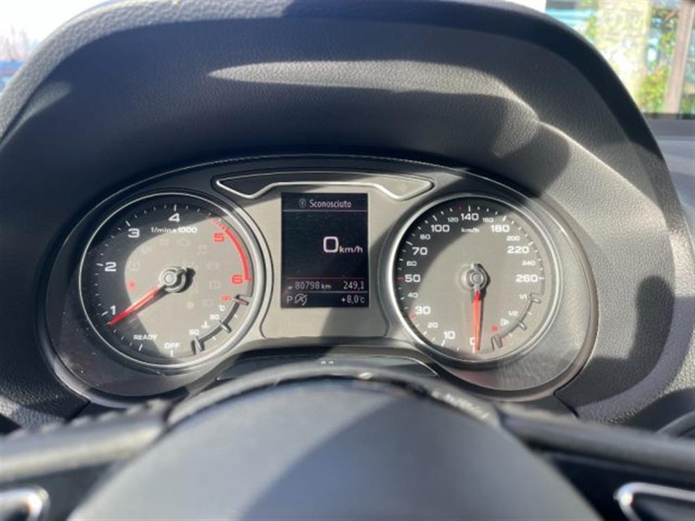 Q2 Q2 30 TDI S tronic Admi
