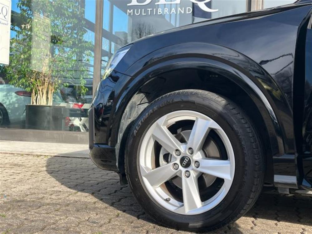 Q2 Q2 30 TDI S tronic Admi