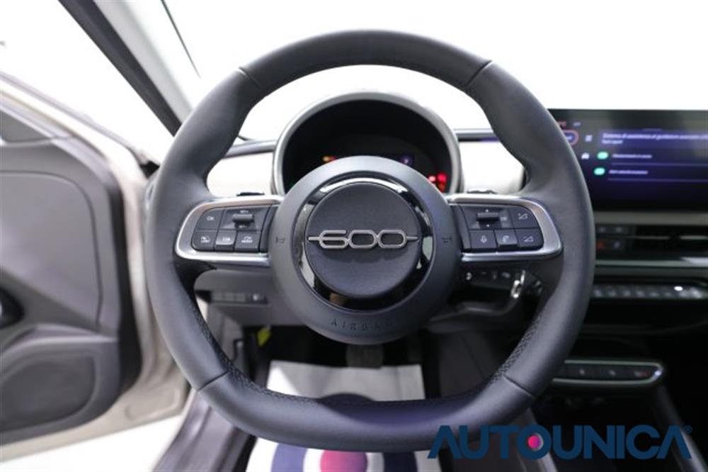 600 600 HYBRID 100 CV DCT MH