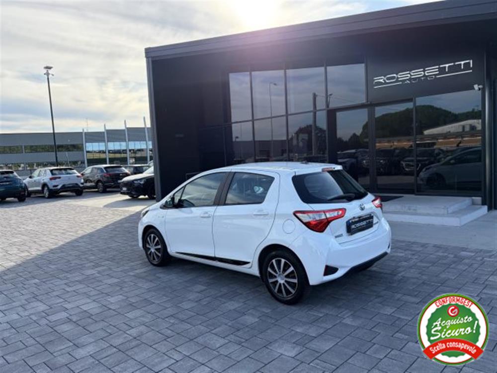 Yaris Yaris 1.5 Hybrid 5p. ANCHE