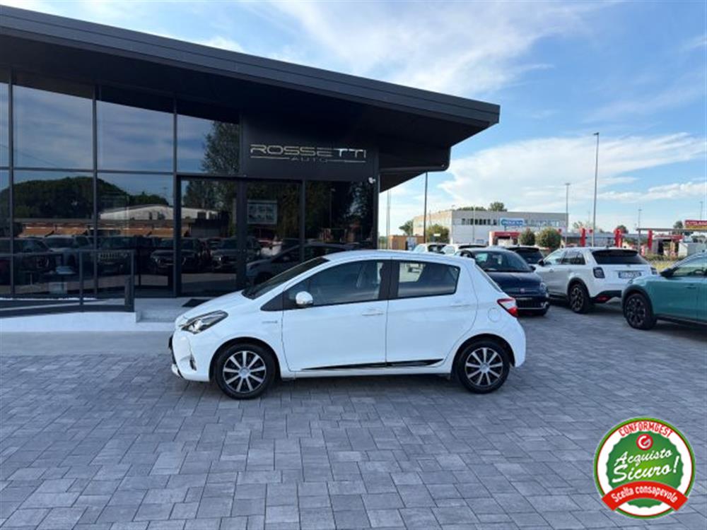Yaris Yaris 1.5 Hybrid 5p. ANCHE