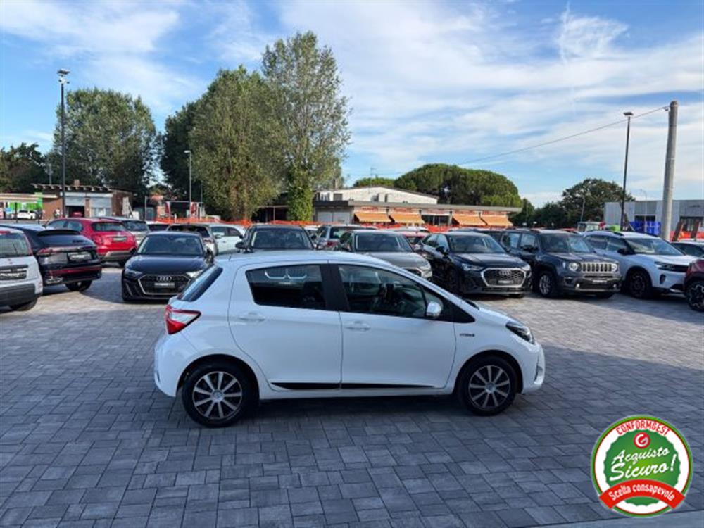 Yaris Yaris 1.5 Hybrid 5p. ANCHE