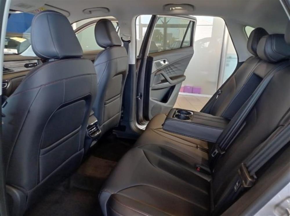 HS HS PHEV Luxury