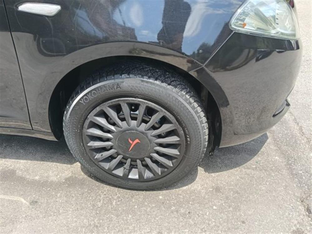 Ypsilon Ypsilon 0.9 TwinAir 85 CV 5
