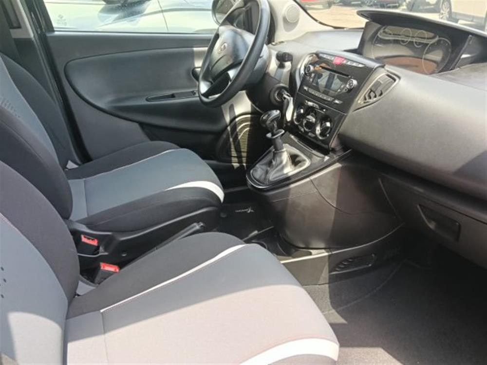 Ypsilon Ypsilon 0.9 TwinAir 85 CV 5