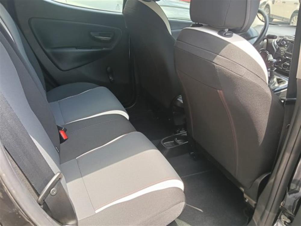 Ypsilon Ypsilon 0.9 TwinAir 85 CV 5