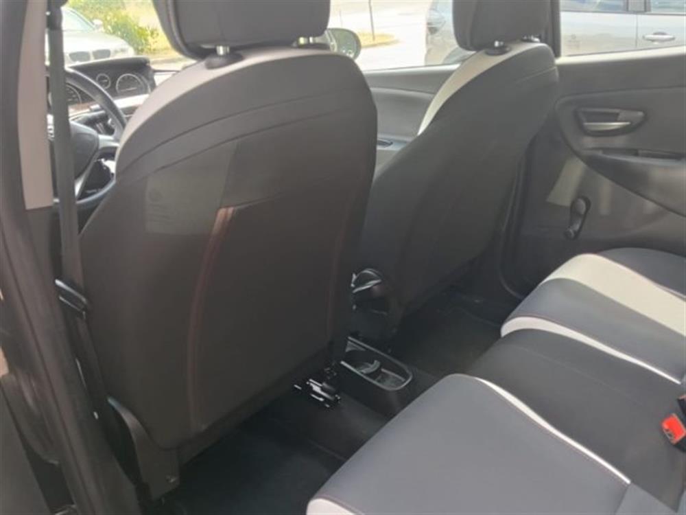 Ypsilon Ypsilon 0.9 TwinAir 85 CV 5