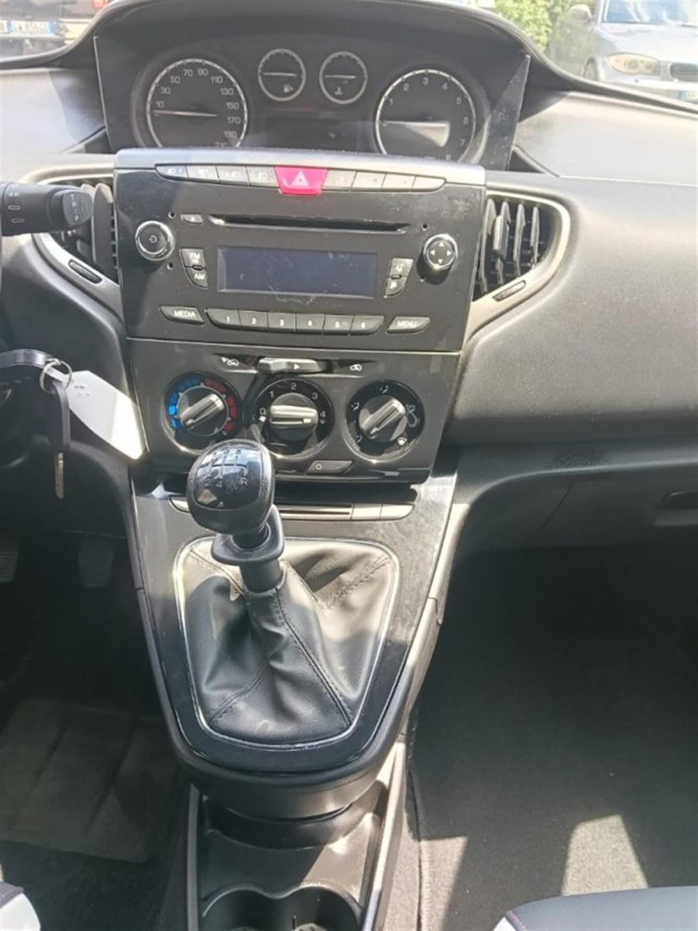 Ypsilon Ypsilon 0.9 TwinAir 85 CV 5