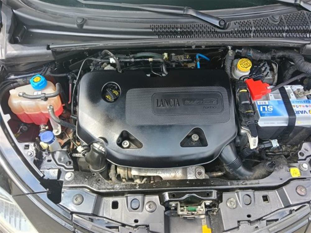 Ypsilon Ypsilon 0.9 TwinAir 85 CV 5