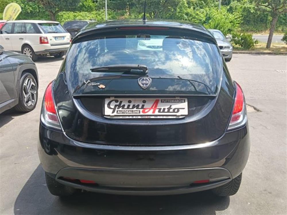 Ypsilon Ypsilon 0.9 TwinAir 85 CV 5